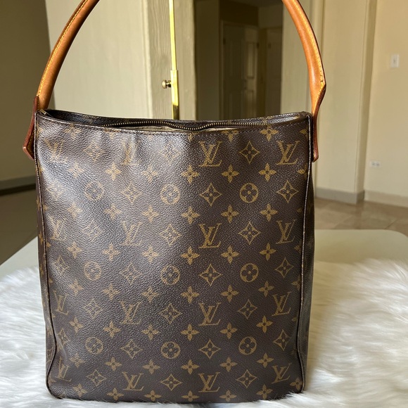 Authentic Louis Vuitton Shoulder bag - Picture 1 of 17